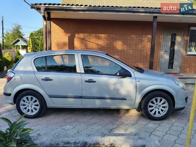 Серый Опель Астра, объемом двигателя 1.4 л и пробегом 216 тыс. км за 4500 $, фото 9 на Automoto.ua