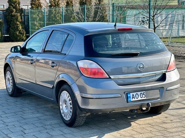 Серый Опель Астра, объемом двигателя 1.6 л и пробегом 205 тыс. км за 4400 $, фото 4 на Automoto.ua