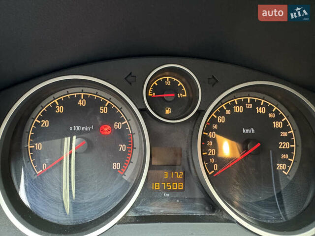 Серый Опель Астра, объемом двигателя 1.6 л и пробегом 180 тыс. км за 5300 $, фото 8 на Automoto.ua