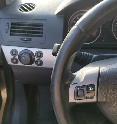 Опель Астра 2006 в Киеве на Automoto.ua Серый Опель Астра, объемом двигателя 1.6 л и пробегом 280 тыс. км за 4200 $, фото 36 на Automoto.ua