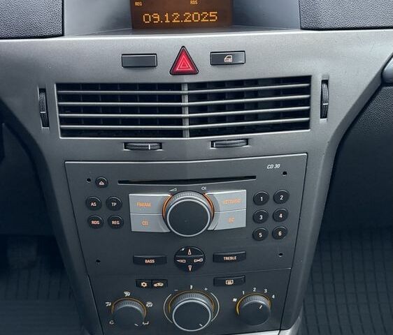 Сірий Опель Астра, об'ємом двигуна 1.7 л та пробігом 300 тис. км за 2850 $, фото 13 на Automoto.ua