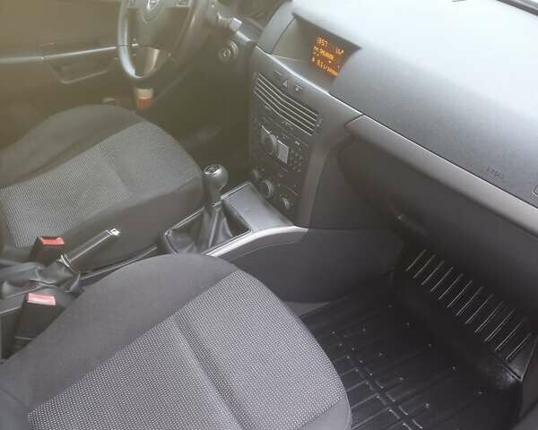 Серый Опель Астра, объемом двигателя 1.6 л и пробегом 330 тыс. км за 4800 $, фото 19 на Automoto.ua