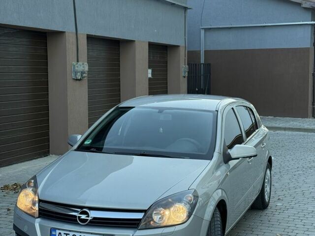Серый Опель Астра, объемом двигателя 1.6 л и пробегом 287 тыс. км за 4700 $, фото 1 на Automoto.ua