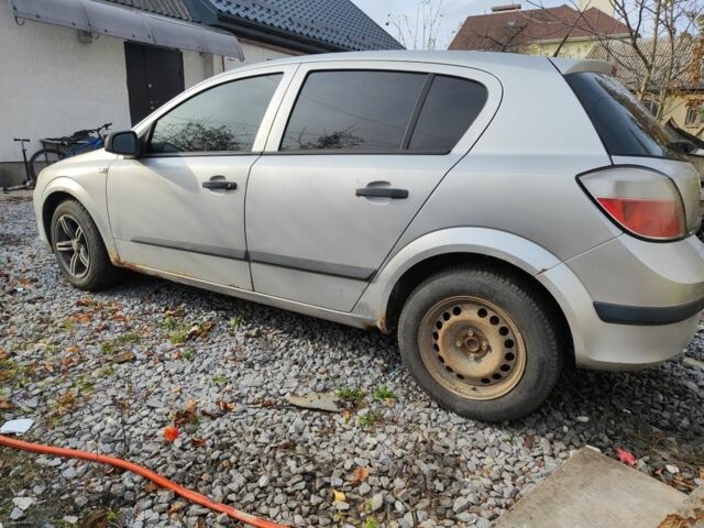 Серый Опель Астра, объемом двигателя 1.4 л и пробегом 250 тыс. км за 2600 $, фото 2 на Automoto.ua