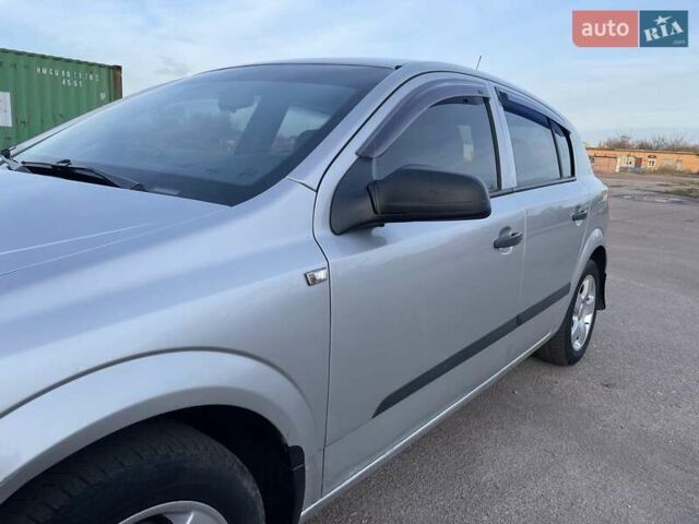 Серый Опель Астра, объемом двигателя 1.4 л и пробегом 220 тыс. км за 3450 $, фото 9 на Automoto.ua