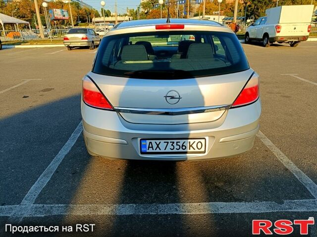 Серый Опель Астра, объемом двигателя 1.6 л и пробегом 117 тыс. км за 5000 $, фото 2 на Automoto.ua