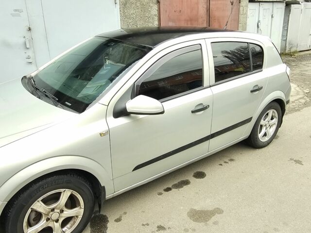 Сірий Опель Астра, об'ємом двигуна 1.4 л та пробігом 181 тис. км за 3600 $, фото 2 на Automoto.ua