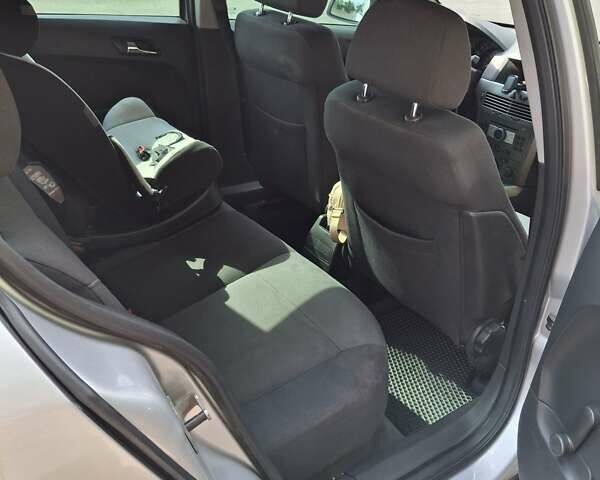 Серый Опель Астра, объемом двигателя 1.4 л и пробегом 518 тыс. км за 4700 $, фото 2 на Automoto.ua