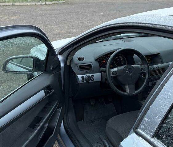 Сірий Опель Астра, об'ємом двигуна 1.7 л та пробігом 300 тис. км за 2850 $, фото 7 на Automoto.ua