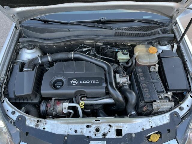 Серый Опель Астра, объемом двигателя 1.7 л и пробегом 300 тыс. км за 4000 $, фото 11 на Automoto.ua