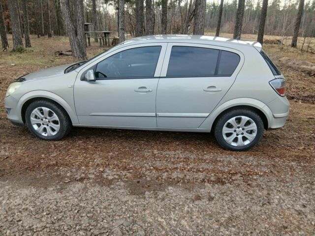 Серый Опель Астра, объемом двигателя 1.6 л и пробегом 200 тыс. км за 4800 $, фото 3 на Automoto.ua