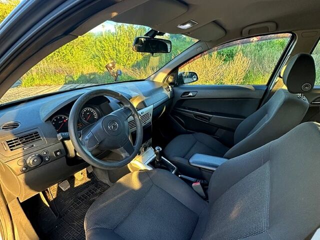 Сірий Опель Астра, об'ємом двигуна 1.4 л та пробігом 316 тис. км за 5000 $, фото 11 на Automoto.ua