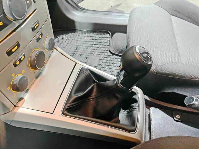 Сірий Опель Астра, об'ємом двигуна 1.6 л та пробігом 234 тис. км за 4900 $, фото 15 на Automoto.ua