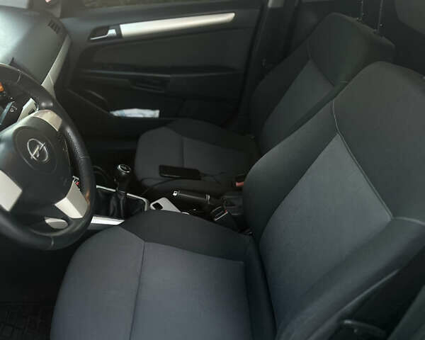 Серый Опель Астра, объемом двигателя 1.6 л и пробегом 158 тыс. км за 6200 $, фото 14 на Automoto.ua