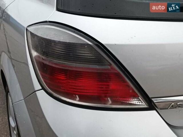 Серый Опель Астра, объемом двигателя 1.6 л и пробегом 255 тыс. км за 6490 $, фото 9 на Automoto.ua