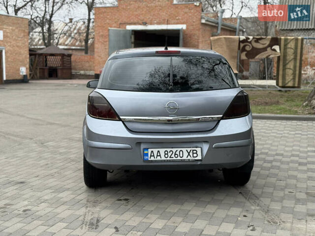 Серый Опель Астра, объемом двигателя 1.36 л и пробегом 215 тыс. км за 4800 $, фото 10 на Automoto.ua
