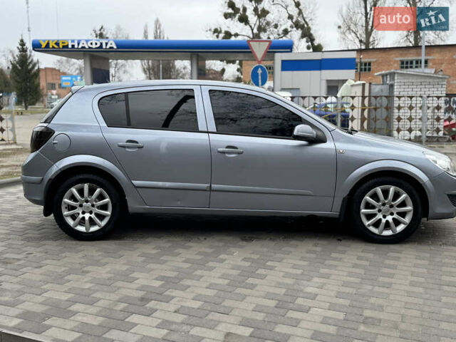 Серый Опель Астра, объемом двигателя 1.36 л и пробегом 215 тыс. км за 4800 $, фото 6 на Automoto.ua