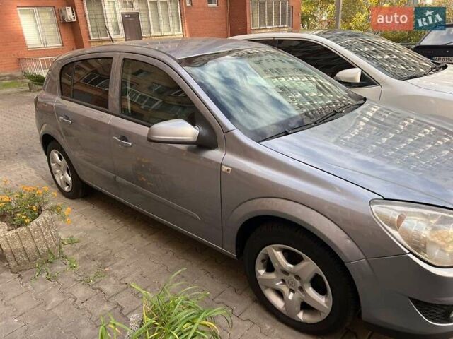 Опель Астра 2007 у Одесі на Automoto.ua Сірий Опель Астра, об'ємом двигуна 1.6 л та пробігом 257 тис. км за 3999 $, фото 1 на Automoto.ua