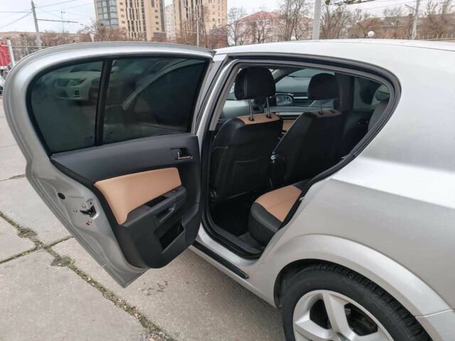 Серый Опель Астра, объемом двигателя 1.6 л и пробегом 255 тыс. км за 6490 $, фото 12 на Automoto.ua