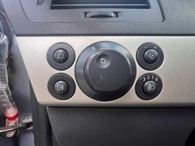 Серый Опель Астра, объемом двигателя 1.6 л и пробегом 258 тыс. км за 4200 $, фото 4 на Automoto.ua