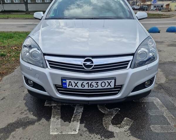 Серый Опель Астра, объемом двигателя 1.6 л и пробегом 255 тыс. км за 6200 $, фото 1 на Automoto.ua