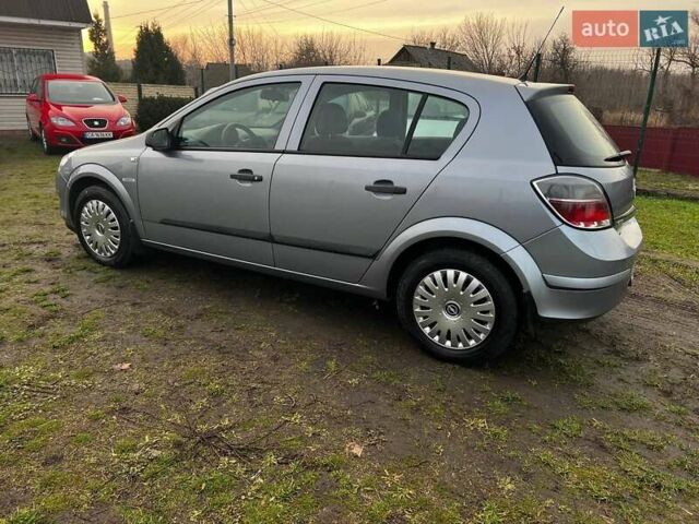 Серый Опель Астра, объемом двигателя 1.4 л и пробегом 147 тыс. км за 5400 $, фото 6 на Automoto.ua