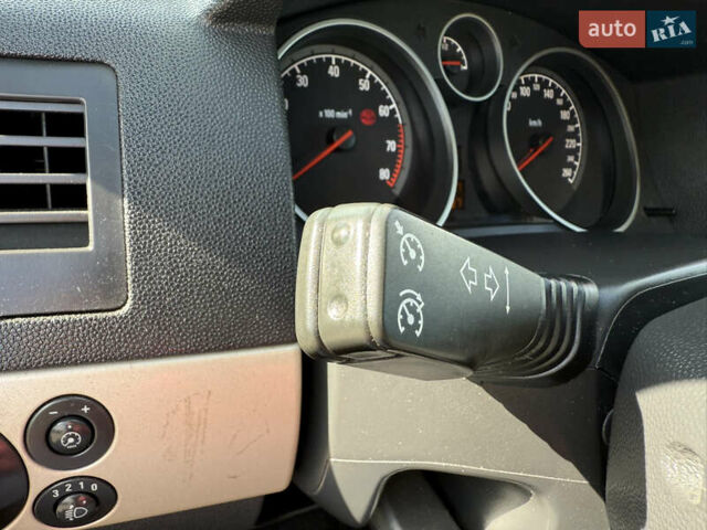 Серый Опель Астра, объемом двигателя 1.6 л и пробегом 180 тыс. км за 6750 $, фото 70 на Automoto.ua