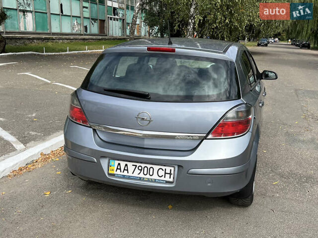Серый Опель Астра, объемом двигателя 1.6 л и пробегом 255 тыс. км за 5900 $, фото 4 на Automoto.ua