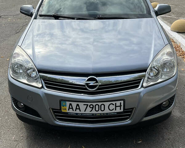 Серый Опель Астра, объемом двигателя 1.6 л и пробегом 255 тыс. км за 5400 $, фото 11 на Automoto.ua