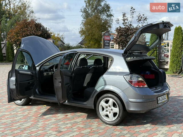 Серый Опель Астра, объемом двигателя 1.6 л и пробегом 180 тыс. км за 6750 $, фото 131 на Automoto.ua