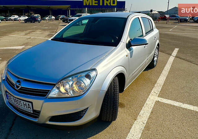 Серый Опель Астра, объемом двигателя 1.6 л и пробегом 235 тыс. км за 5200 $, фото 2 на Automoto.ua
