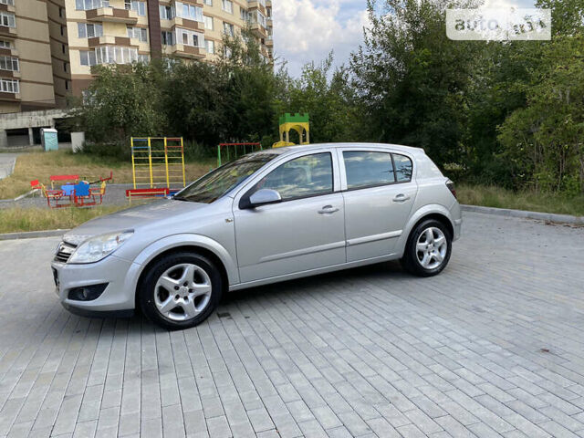 Серый Опель Астра, объемом двигателя 1.3 л и пробегом 173 тыс. км за 4950 $, фото 15 на Automoto.ua