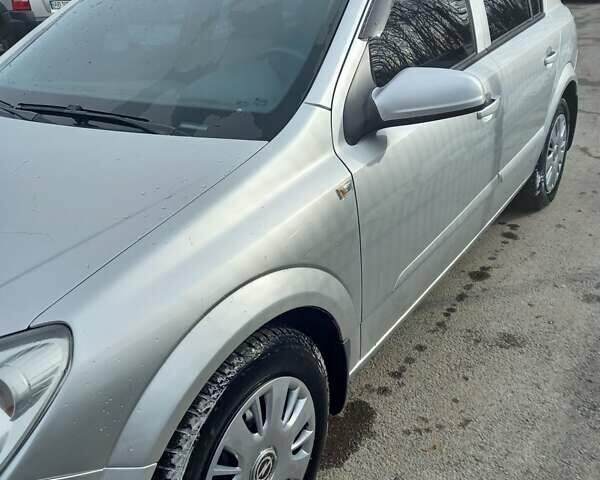Сірий Опель Астра, об'ємом двигуна 1.6 л та пробігом 203 тис. км за 5500 $, фото 5 на Automoto.ua