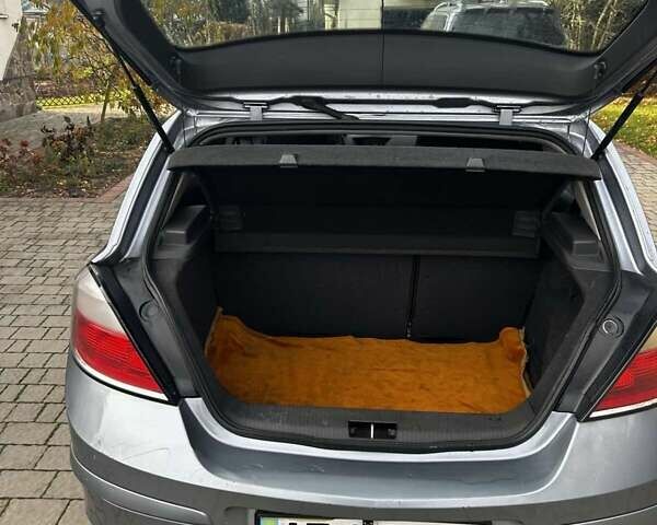 Серый Опель Астра, объемом двигателя 1.6 л и пробегом 160 тыс. км за 5000 $, фото 10 на Automoto.ua