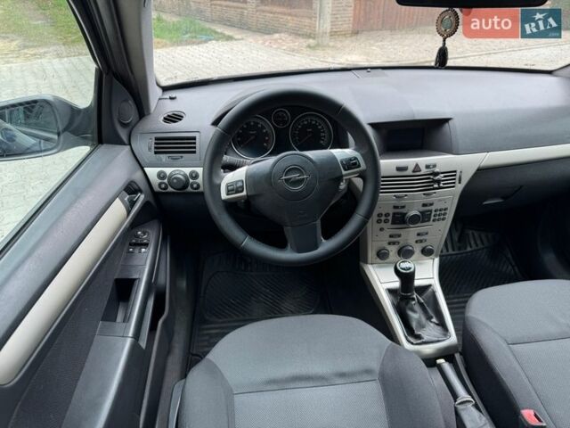 Сірий Опель Астра, об'ємом двигуна 1.6 л та пробігом 270 тис. км за 3900 $, фото 11 на Automoto.ua