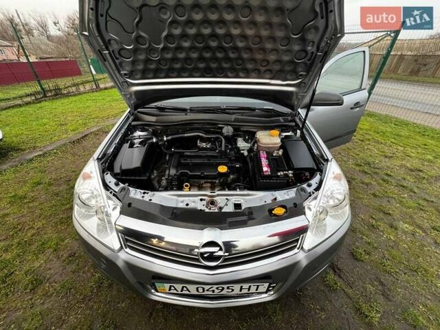 Серый Опель Астра, объемом двигателя 1.4 л и пробегом 147 тыс. км за 5400 $, фото 5 на Automoto.ua