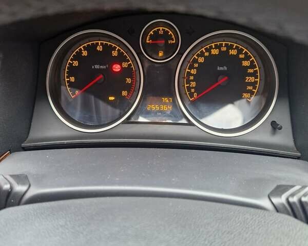 Серый Опель Астра, объемом двигателя 1.6 л и пробегом 255 тыс. км за 6200 $, фото 16 на Automoto.ua