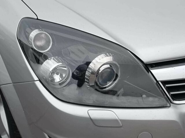 Серый Опель Астра, объемом двигателя 1.6 л и пробегом 255 тыс. км за 6490 $, фото 4 на Automoto.ua