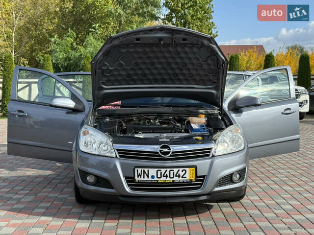 Серый Опель Астра, объемом двигателя 1.6 л и пробегом 180 тыс. км за 6750 $, фото 123 на Automoto.ua