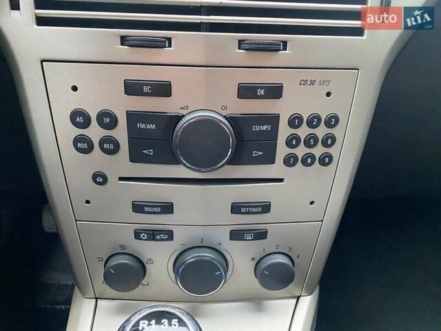 Сірий Опель Астра, об'ємом двигуна 1.6 л та пробігом 257 тис. км за 3800 $, фото 14 на Automoto.ua