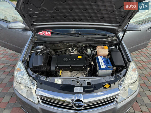 Серый Опель Астра, объемом двигателя 1.6 л и пробегом 180 тыс. км за 6750 $, фото 118 на Automoto.ua