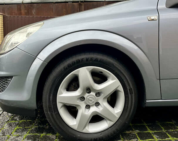 Сірий Опель Астра, об'ємом двигуна 1.6 л та пробігом 199 тис. км за 4999 $, фото 35 на Automoto.ua