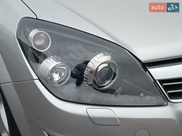 Серый Опель Астра, объемом двигателя 1.6 л и пробегом 255 тыс. км за 6490 $, фото 4 на Automoto.ua