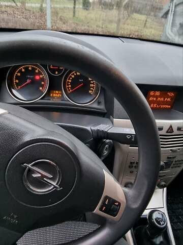 Серый Опель Астра, объемом двигателя 1.6 л и пробегом 216 тыс. км за 4300 $, фото 10 на Automoto.ua