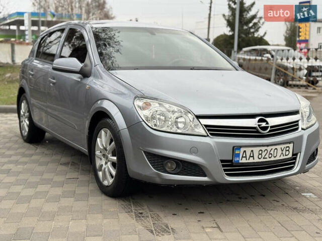 Серый Опель Астра, объемом двигателя 1.36 л и пробегом 215 тыс. км за 4800 $, фото 2 на Automoto.ua