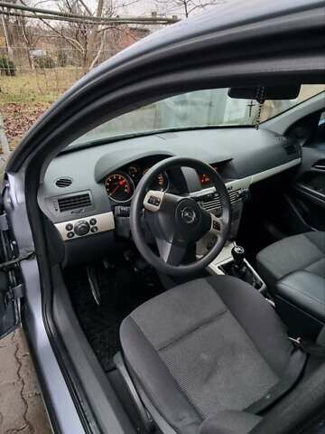 Серый Опель Астра, объемом двигателя 1.6 л и пробегом 216 тыс. км за 4300 $, фото 11 на Automoto.ua