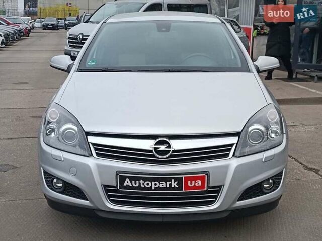 Серый Опель Астра, объемом двигателя 1.6 л и пробегом 255 тыс. км за 6490 $, фото 1 на Automoto.ua