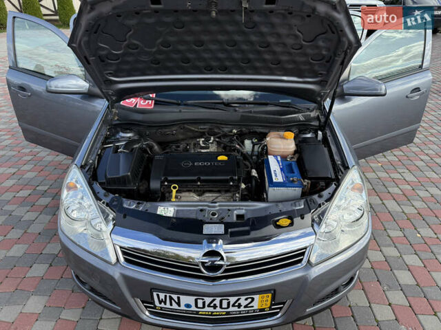 Серый Опель Астра, объемом двигателя 1.6 л и пробегом 180 тыс. км за 6750 $, фото 108 на Automoto.ua