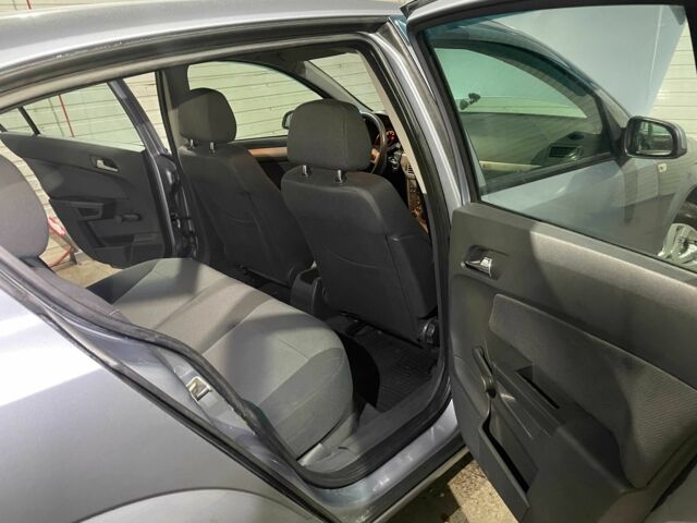 Сірий Опель Астра, об'ємом двигуна 1.6 л та пробігом 234 тис. км за 4900 $, фото 12 на Automoto.ua