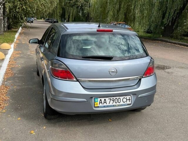Серый Опель Астра, объемом двигателя 1.6 л и пробегом 256 тыс. км за 5600 $, фото 9 на Automoto.ua